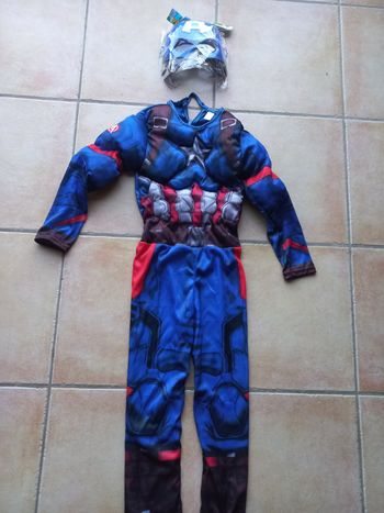 Un déguisement de Captain america taille 3-4 ans