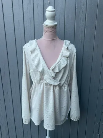Blouse manches longues décolleté à volants 42/XL