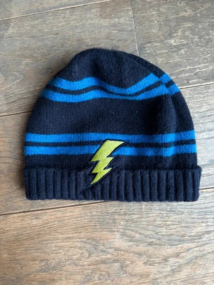 Bonnet garçon isotoner parfait état