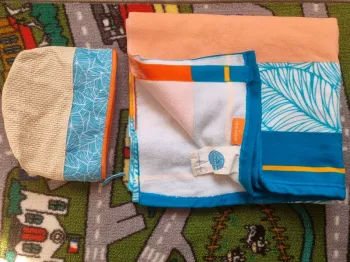 Lot serviette et sa trousse de toilette