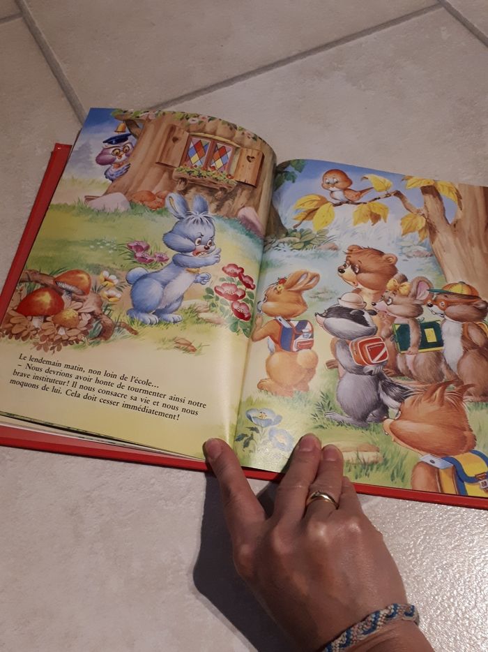 Le petit lapin bleu rentre à l'école - photo numéro 4