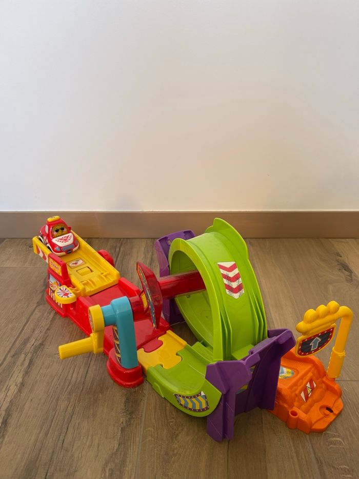 Looping tut tut bolides