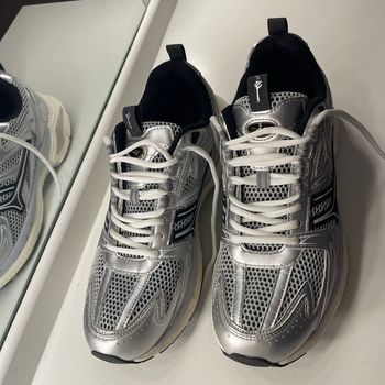 Sneakers Often02