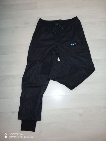Nike Fit Run Division 