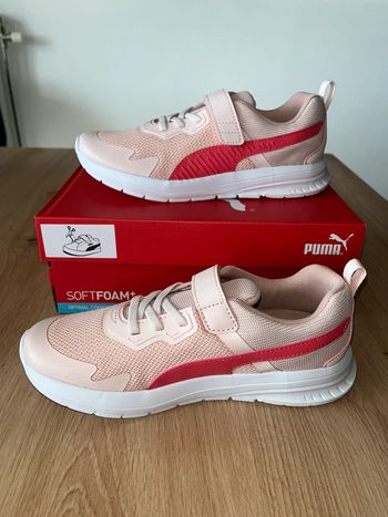 Baskets Puma filles neuves Taille 35