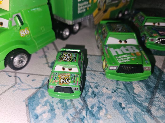 Disney Pixar Cars véhicule Camion Transporteur chick hicks 86 + voitures - photo numéro 3