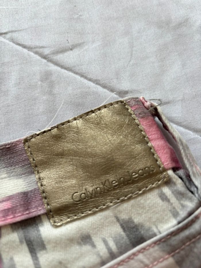 Mini short Calvin Klein jeans dégradé rose gris blanc mi taille basse taille M/38 - photo numéro 9