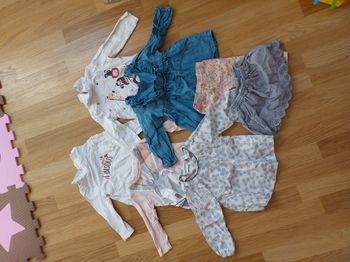 Lot 7 pièces filles très bon état : pulls, legging et jupe 18 mois - 80 cms