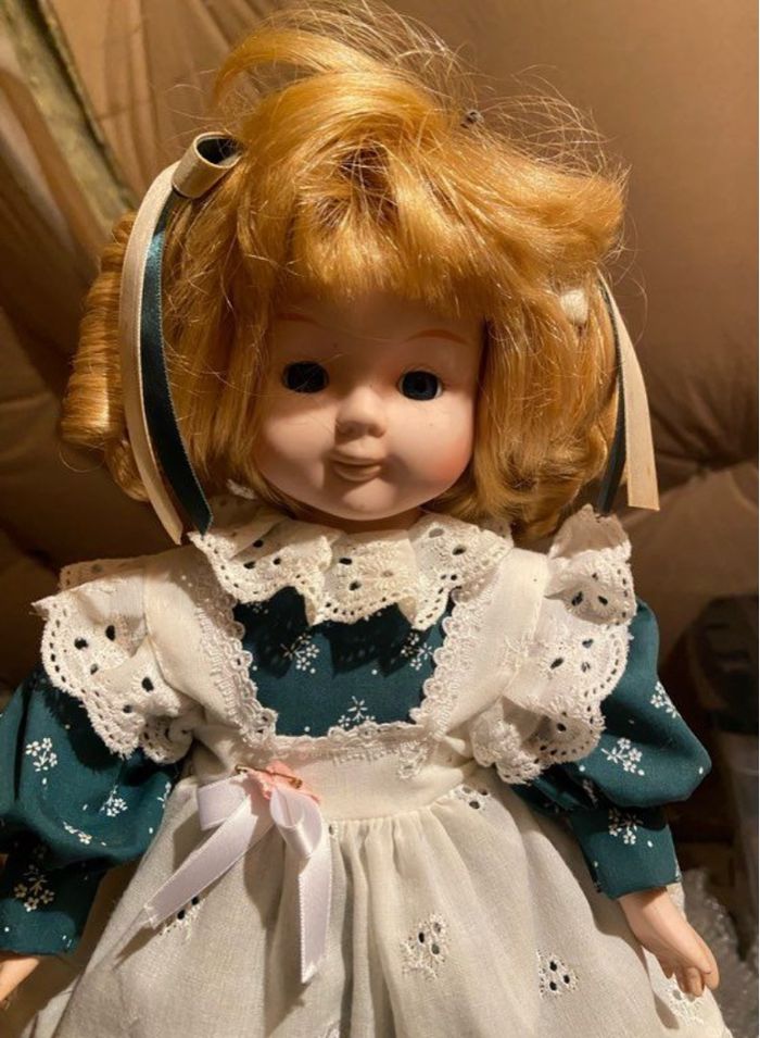 Poupée Alberon de collection en porcelaine