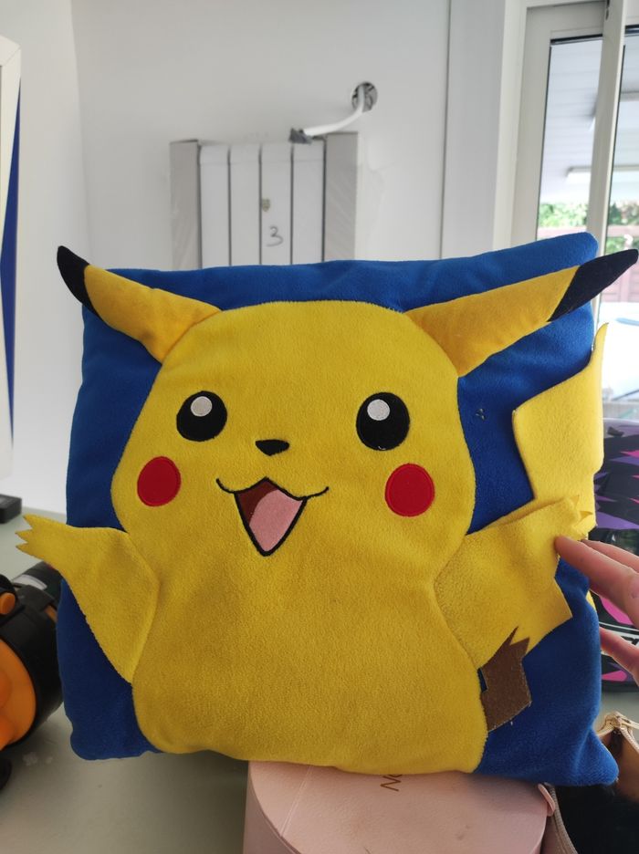 Coussin Pikachu Pokemon Nintendo 2000 - photo numéro 2