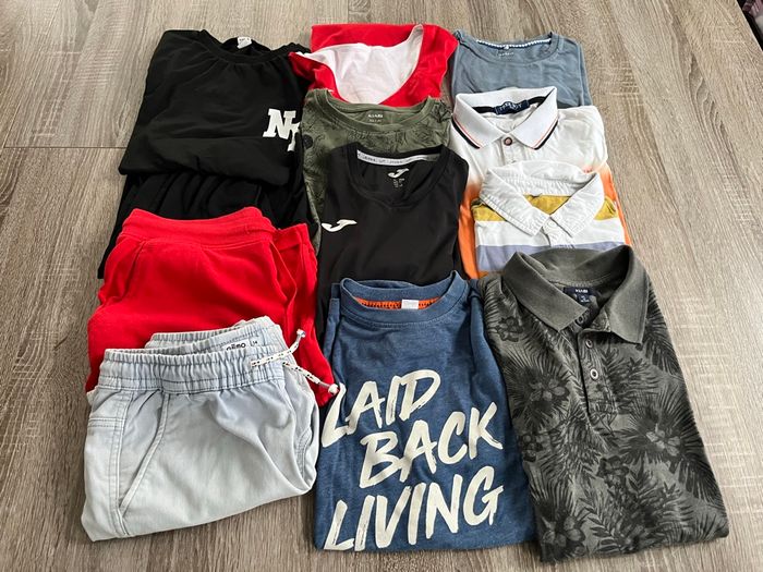 Lot de 12 vêtements garçon 14 ans
