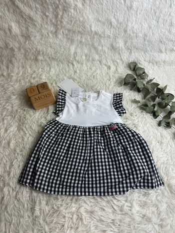 Robe Vichy blanche et noire Chicco taille 9 mois