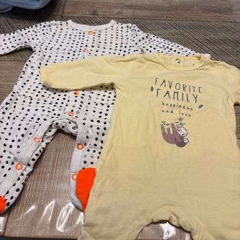 Lot 2 pyjamas