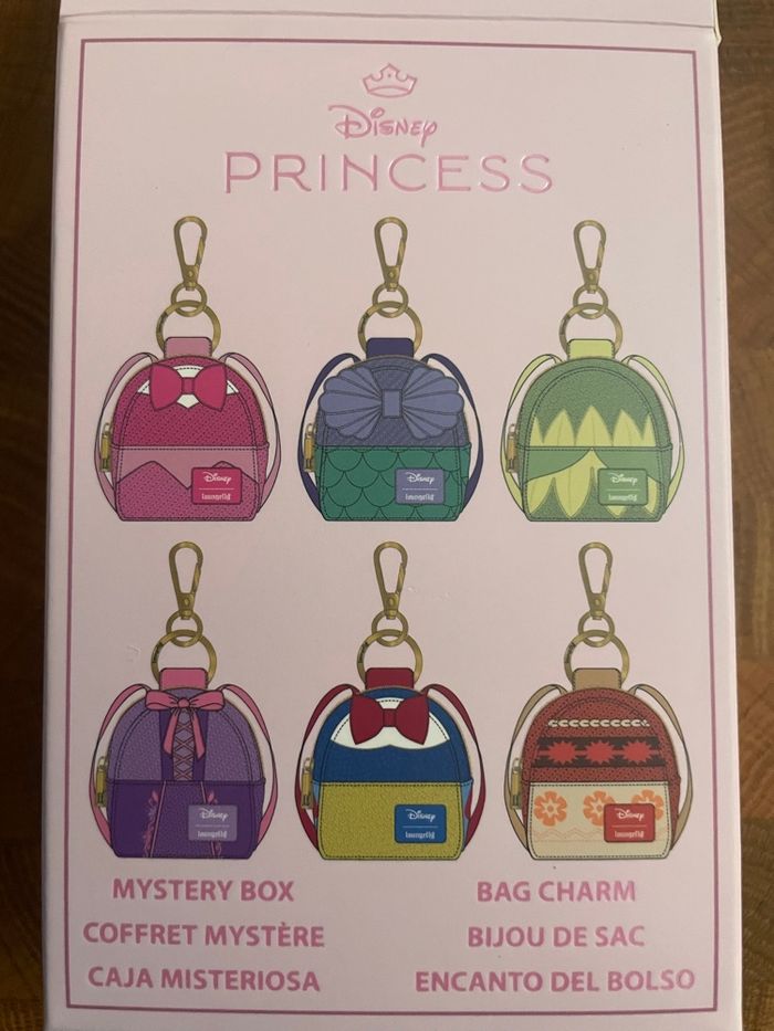 Mini Loungefly mystery Princesses Disney - photo numéro 3