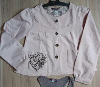 Veste rose pâle avec boutons et broderie ooxoo 10 ans