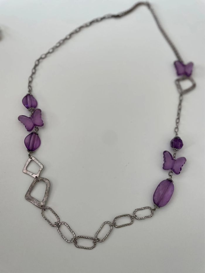 Collier violet