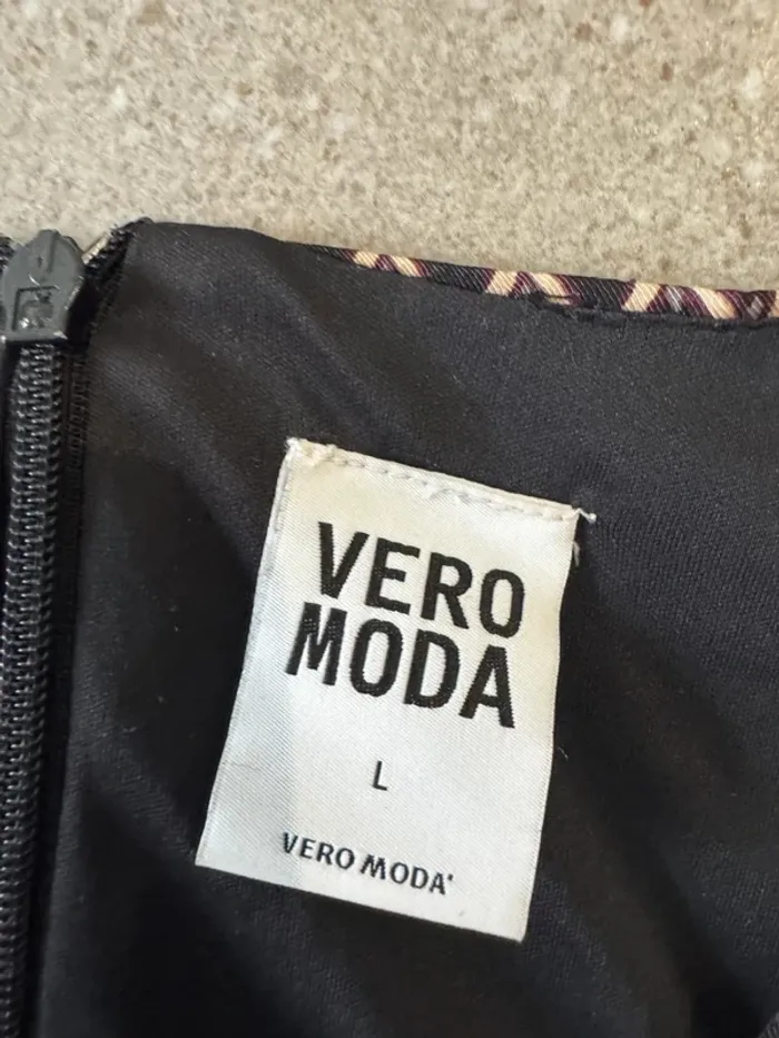 Robe Vero moda, taille L, très bon état - photo numéro 2
