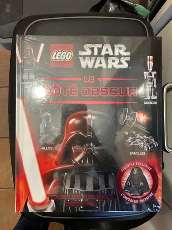 Livre LEGO Star Wars avec Figurine exclusive de l’empereur Palpatine