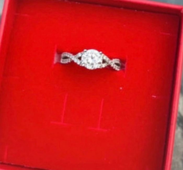 Bague en argent avec pierre