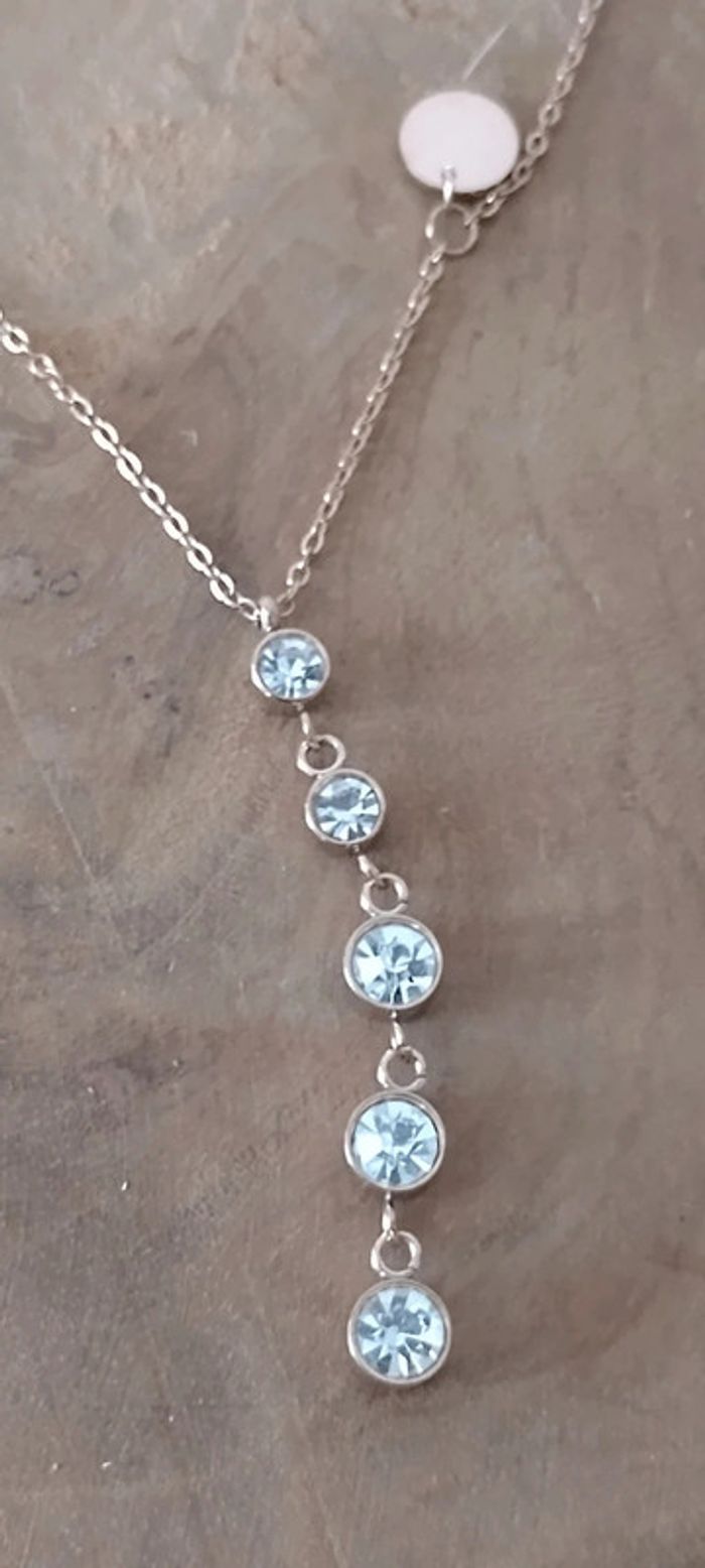 Collier pendentif strass