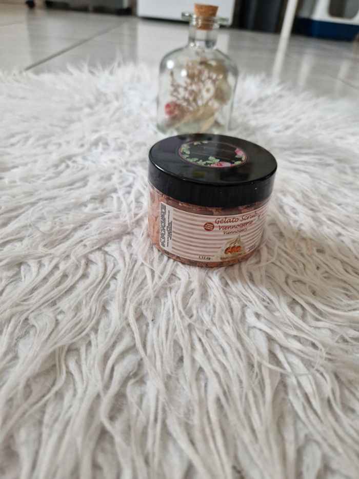 Gommage, exfoliant senteur viennoiserie neuf