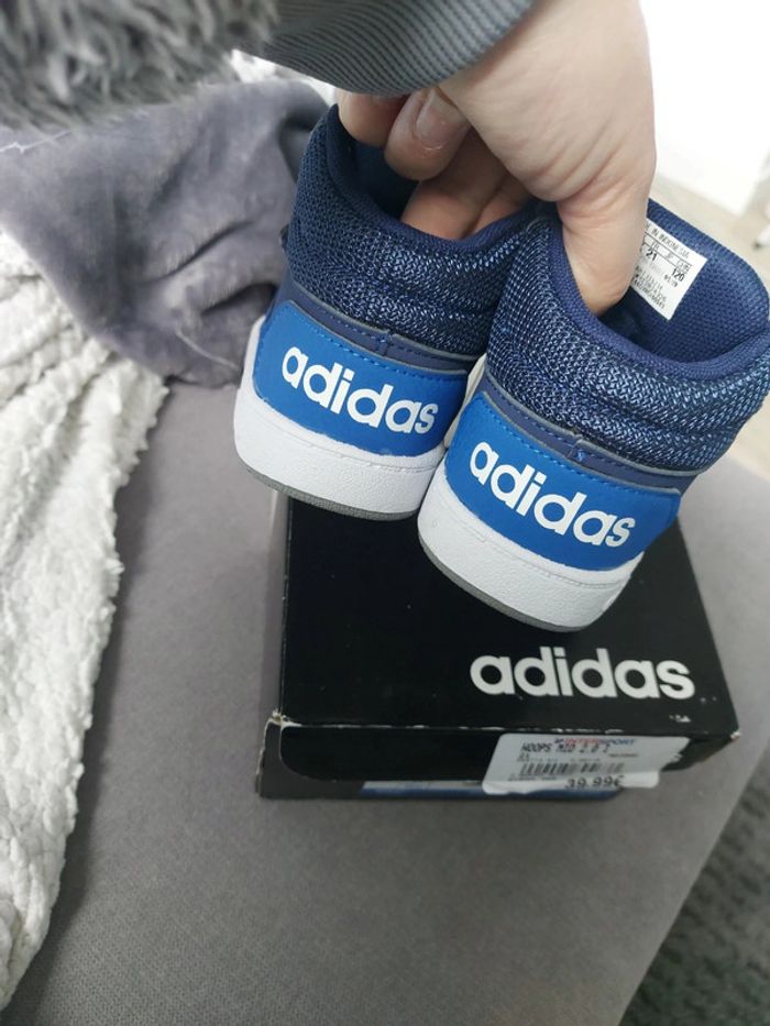 Baskets Adidas taille 21 neuve - photo numéro 3