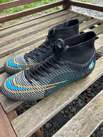 Chaussures a crampons T 41/42