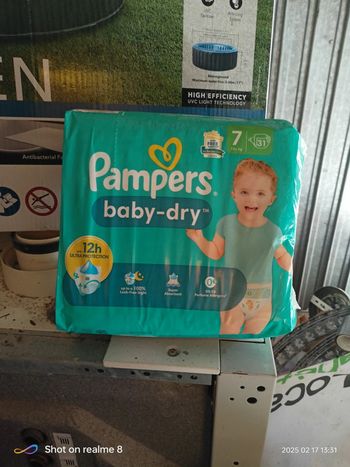 124 couches  baby dry  taille 7