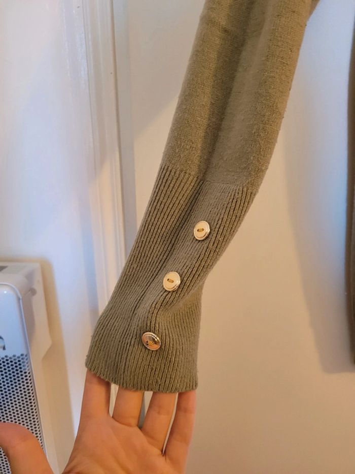 Pull mi saison col V taille S - photo numéro 4