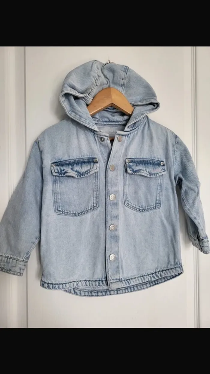 Surchemise jean capuche zara 3 ans - photo numéro 2