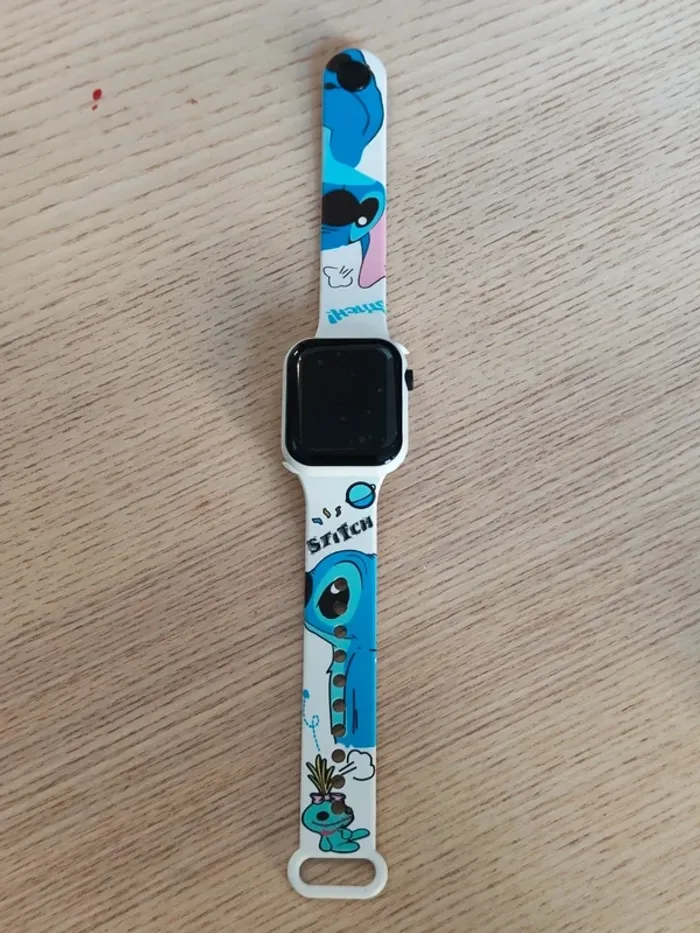 Montre digitale blanche et bleue, Stitch - photo numéro 6