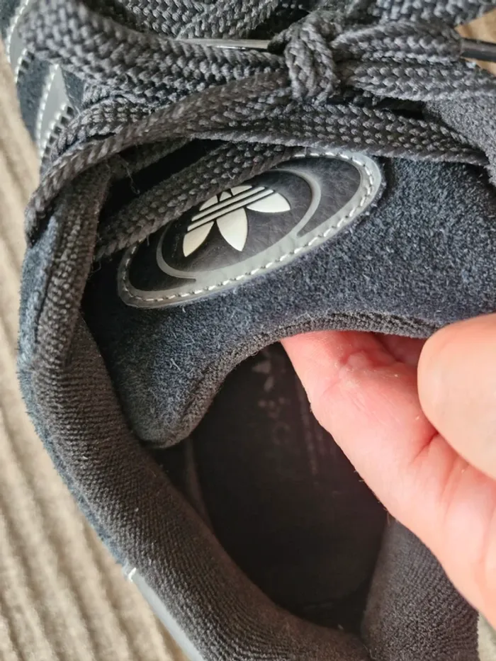 Adidas basckets Campus noires 43,1/3 - photo numéro 2