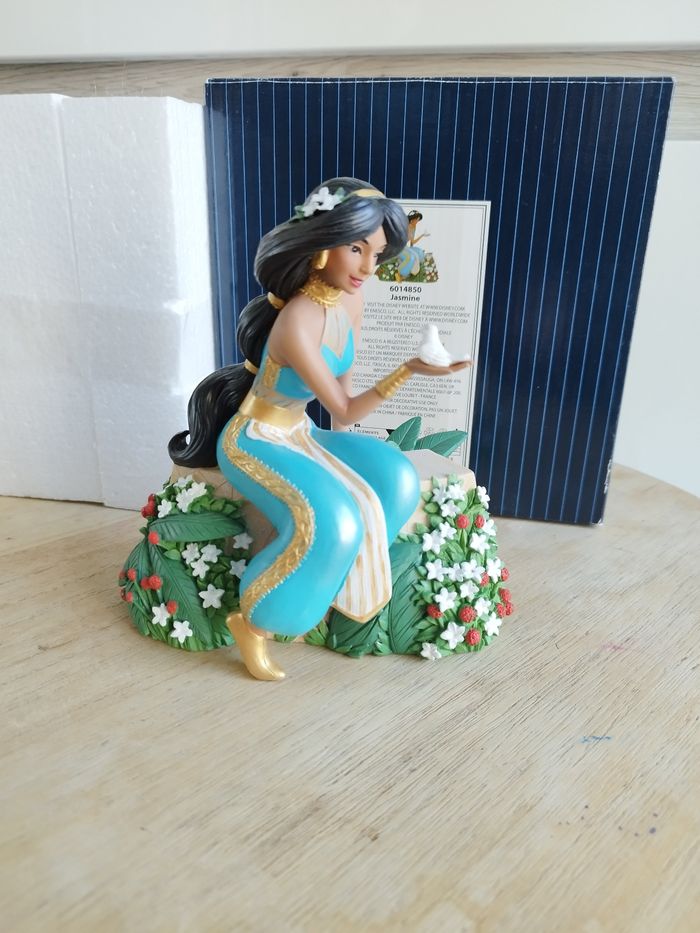 Figurine Disney showcase jasmine jardin botanique