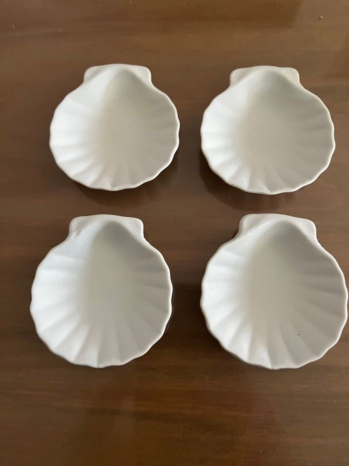 4 petites coquilles Saint-Jacques blanches - photo numéro 2