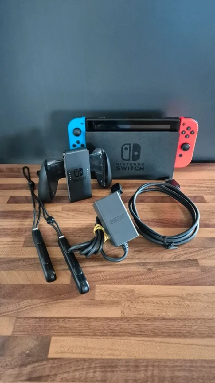Console Nintendo switch - photo numéro 2