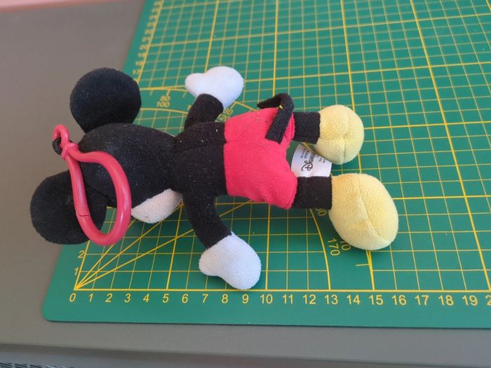 peluche porte clé Mickey Disneyland Paris - photo numéro 2