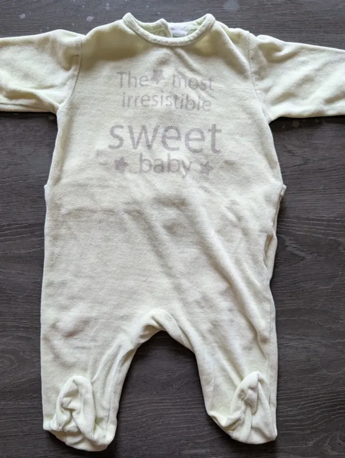 Pyjama the most irrésistible sweet baby