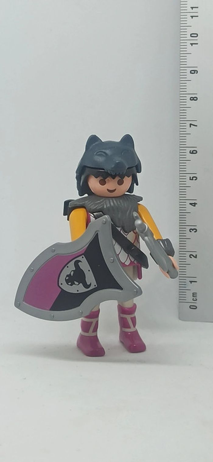 Homme viking avec tête de loup et bouclier taureau playmobil