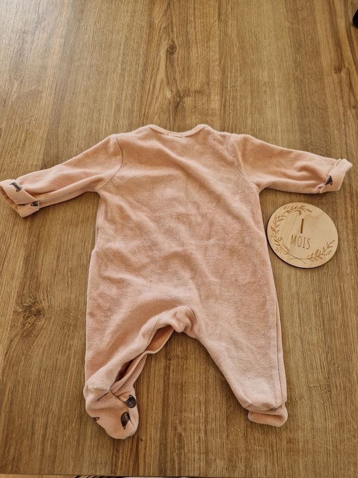 👶 Pyjama velours rose chat Kiabi – 1 mois / 56 cm – Très bon état - photo numéro 2