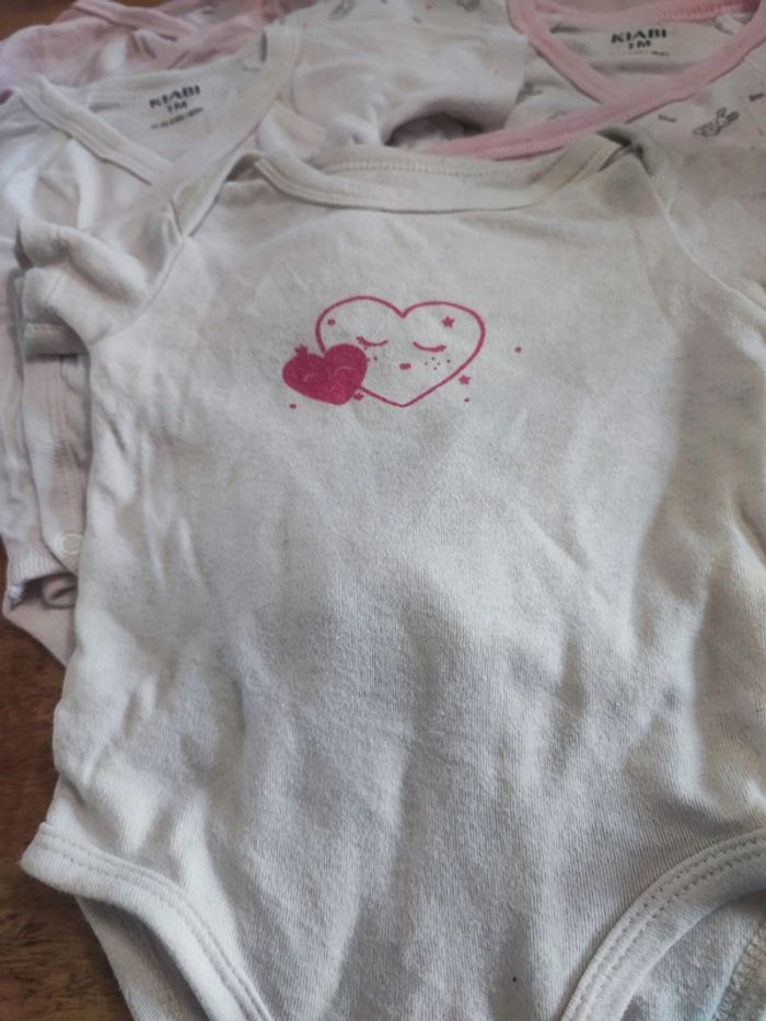 Lot 5 bodies manches courtes 1 mois - photo numéro 2
