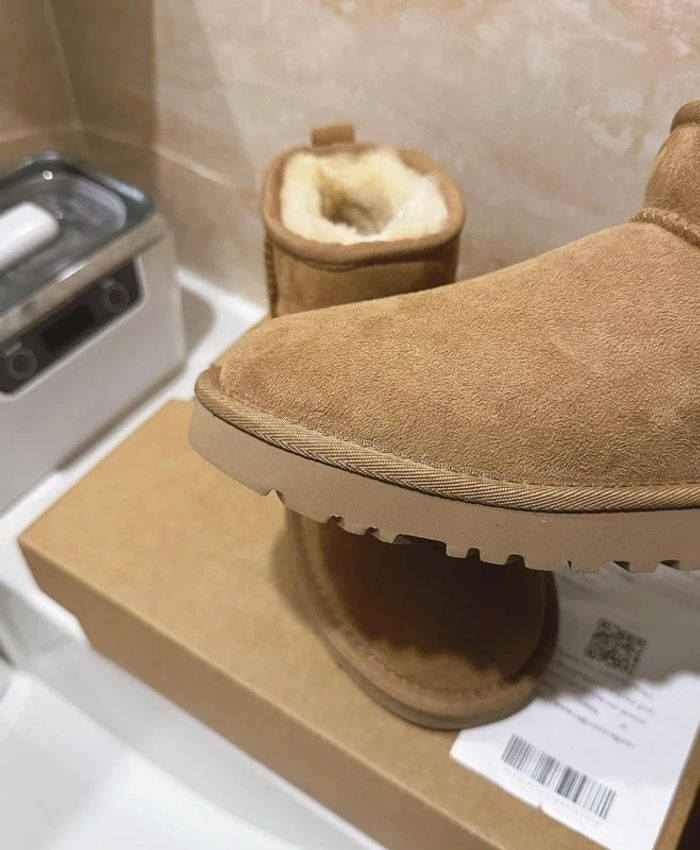 Bottes de neige Ugg mini Taille 40 - photo numéro 6