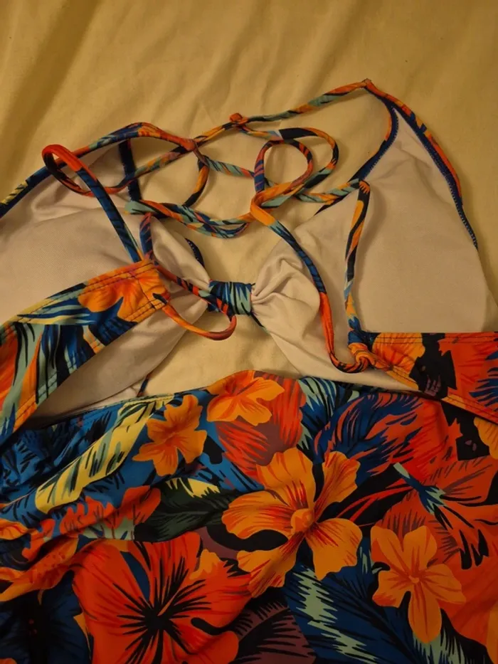 Maillot de bain à grosses fleurs - photo numéro 6