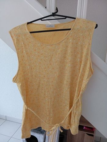 Thee shirt jaune fleur