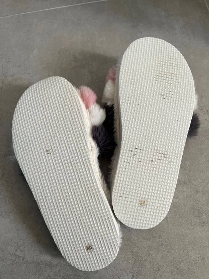 Pantoufle maison - photo numéro 2