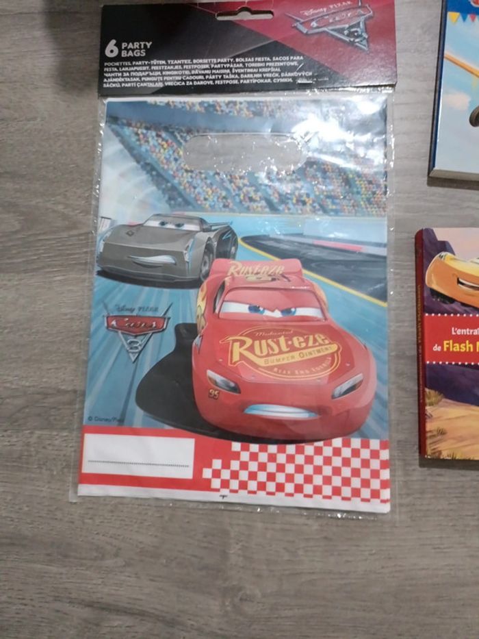 Lot Cars & Planes Disney – Gel douche 1 Litre livres & sacs de fête - photo numéro 6