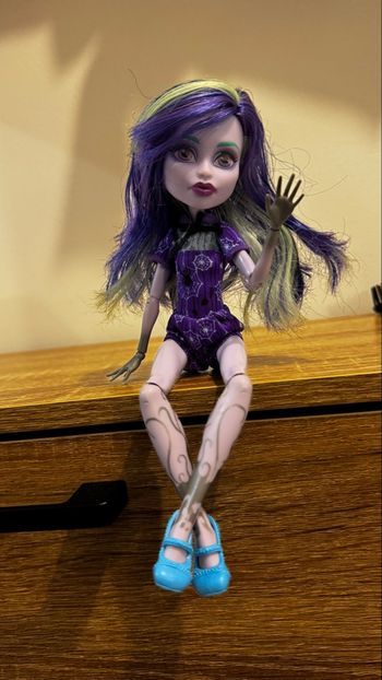 Monster High Twyla Coffin Bean