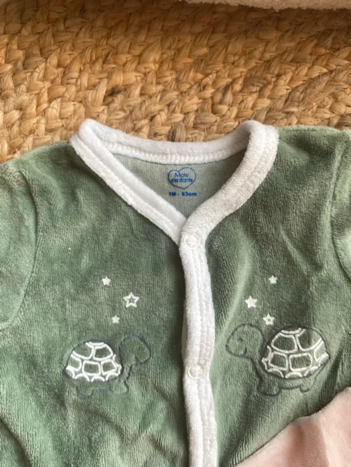 Lot de 3 pyjamas en velours taille 1 mois - photo numéro 2