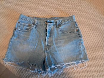 Short en jean Levi's taille W28