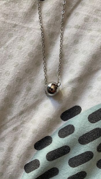 Collier boule argenté