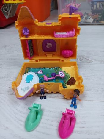 Polly pocket